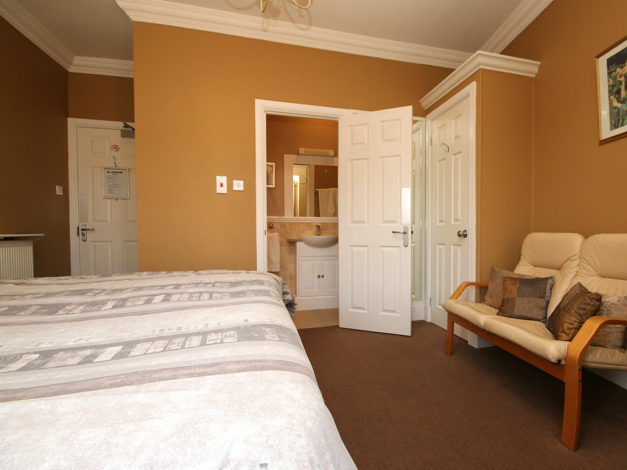The Courtyard Guest House 그레이트야머스 외부 사진